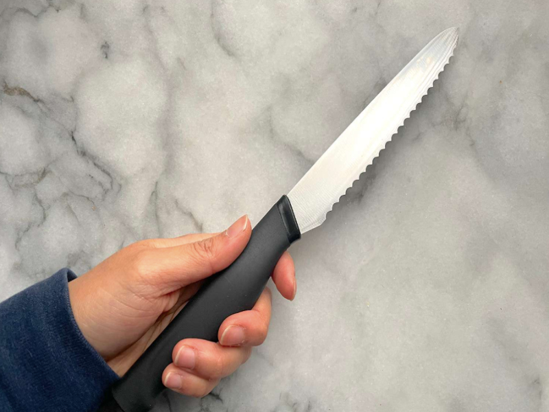 Cut with Confidence—Why a Utility Knife Serrated Edge is the Ultimate Everyday Tool